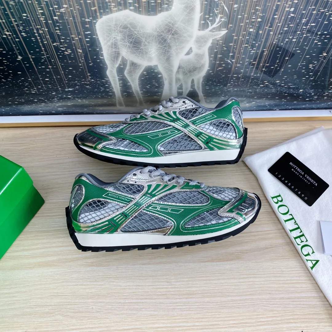 p620🐮🐮High-end version, the original 1:1 couple style new model is on the shelves🔥BV Orbit sneakers Wang Yibo's same style couple's Dad Runner sneakers, made of lightweight technical mesh fabric. Features a geometric patterned rubber outsole. The outsole is made of color-blocked TPU outsole. Size: women’s shoes 35-40, men’s shoes 39-45.